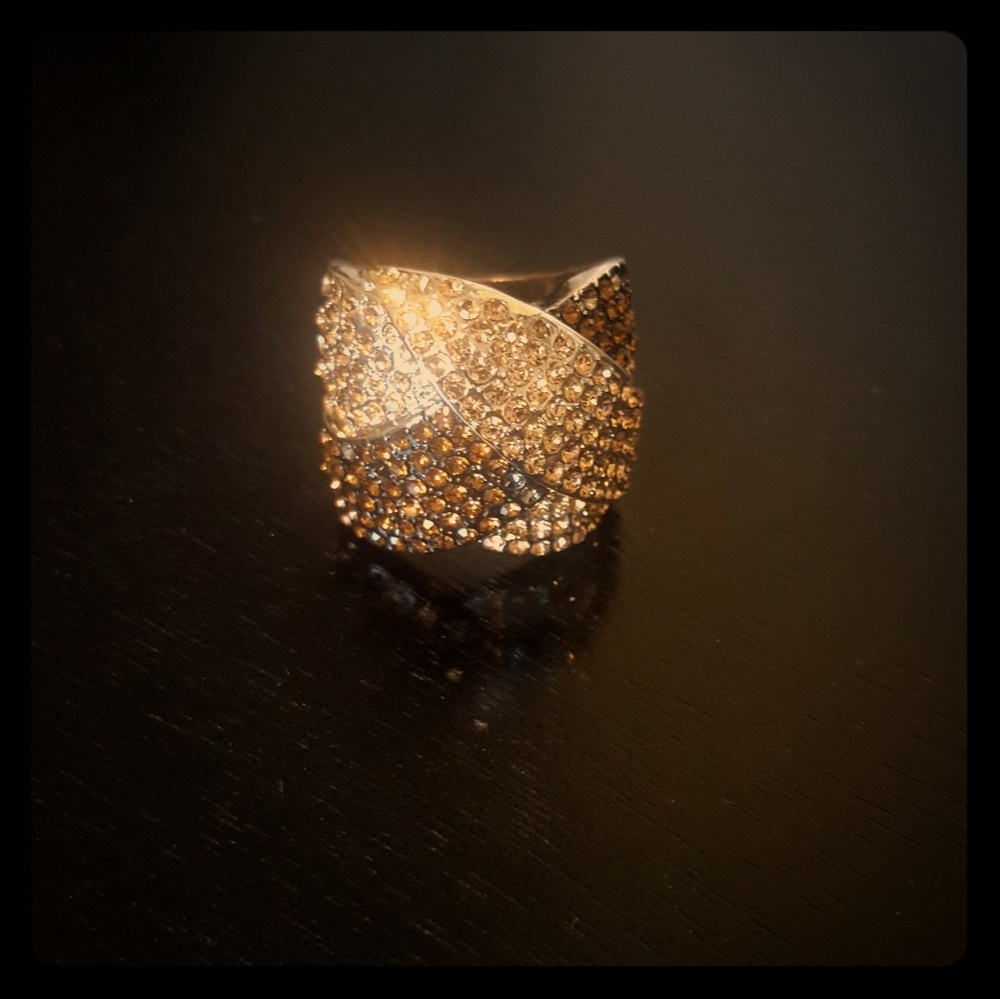 Fashion ring